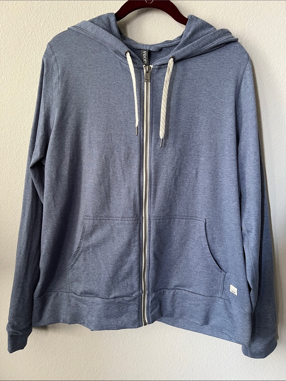 Vuori Halo Performance Hoodie 2.0 Heathered Light Blue Size XL